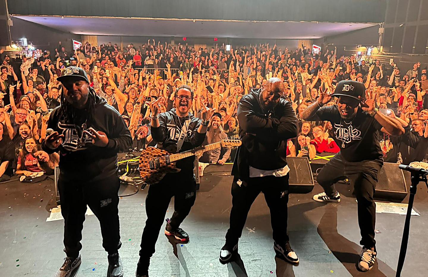 D12 pay tribute to Eminem by performing 