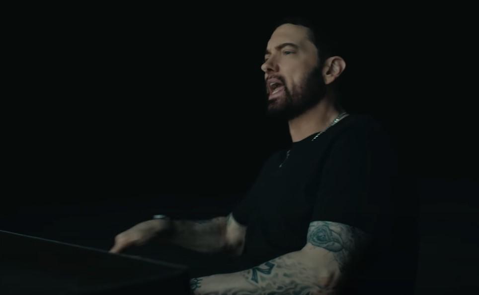 eminem-somebody-save-me-music-video