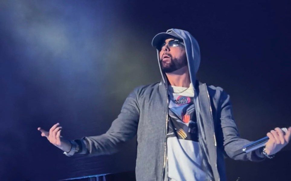 eminem-rocket-mortgag-live