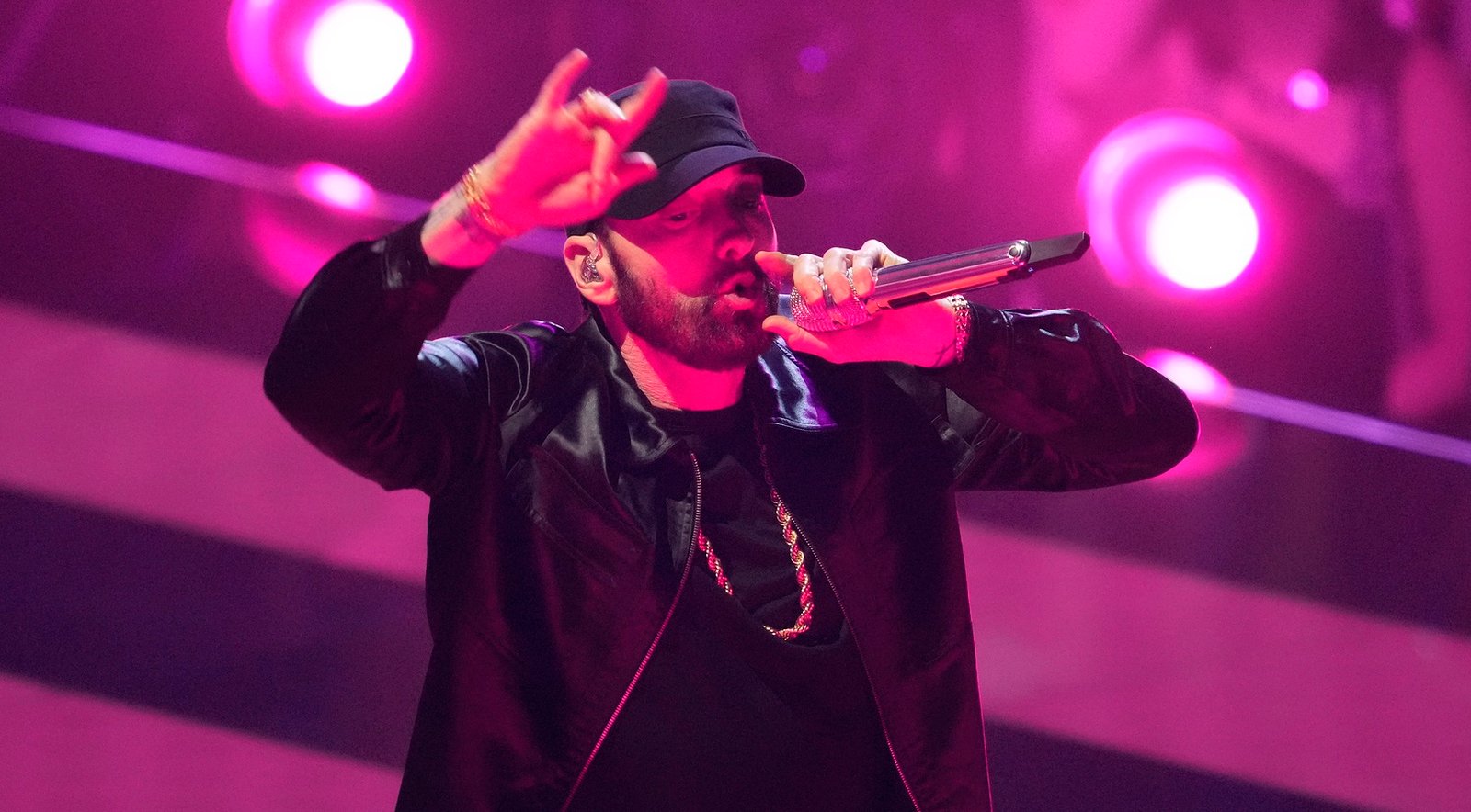 most-streamed-artists-on-youtube-in-uk-eminem